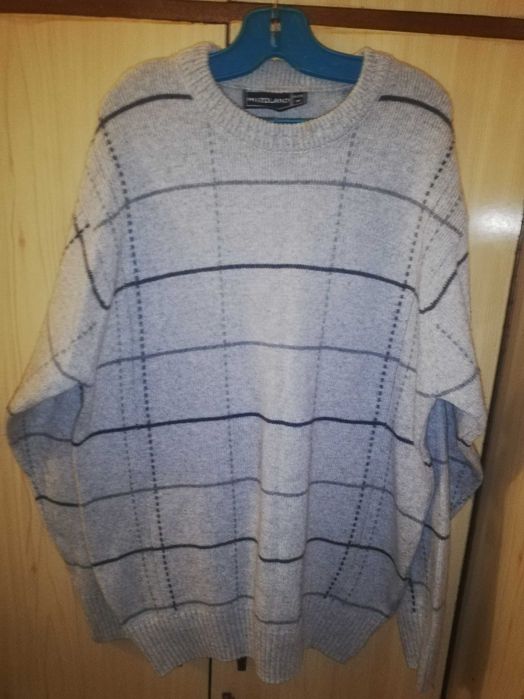 Топъл и мек пуловер