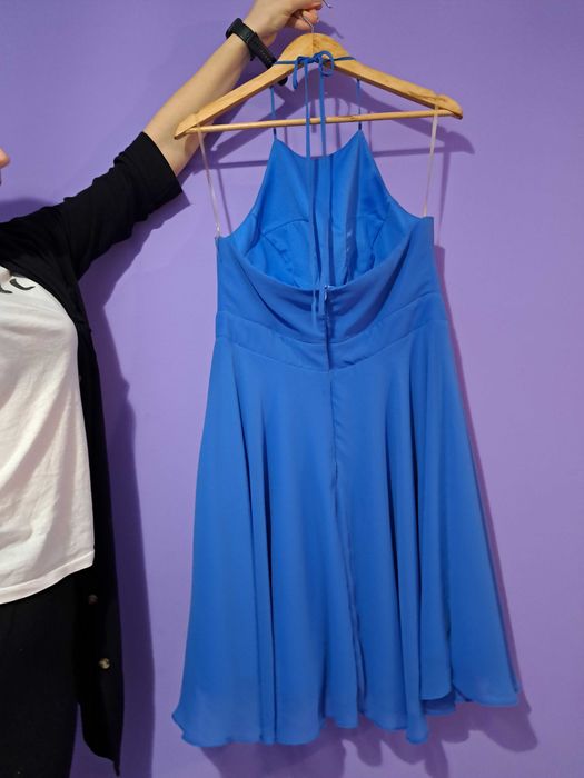 Къса официална рокля