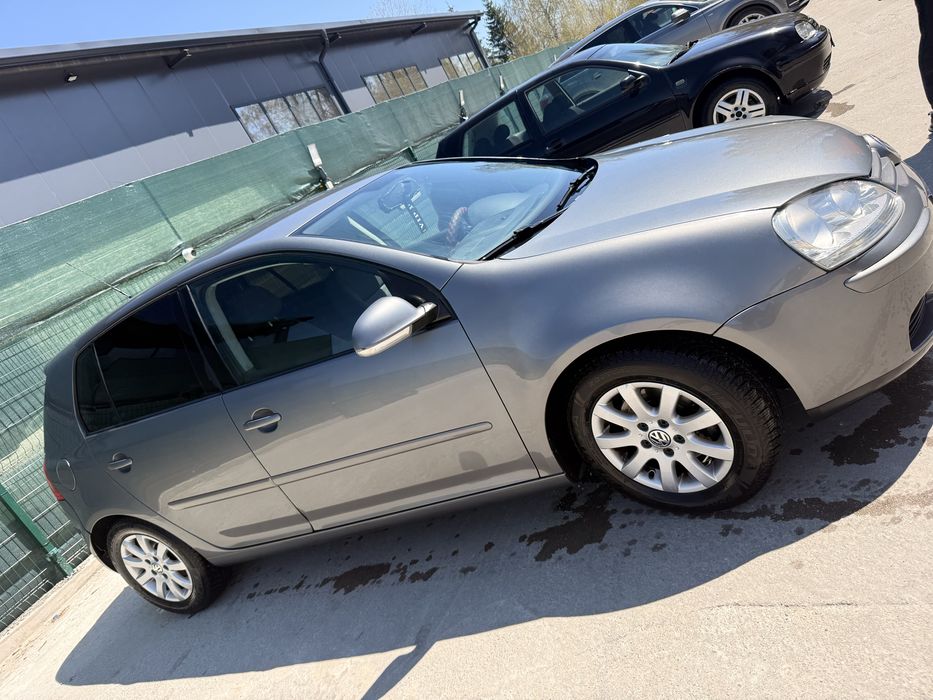 Продавам VW golf 5