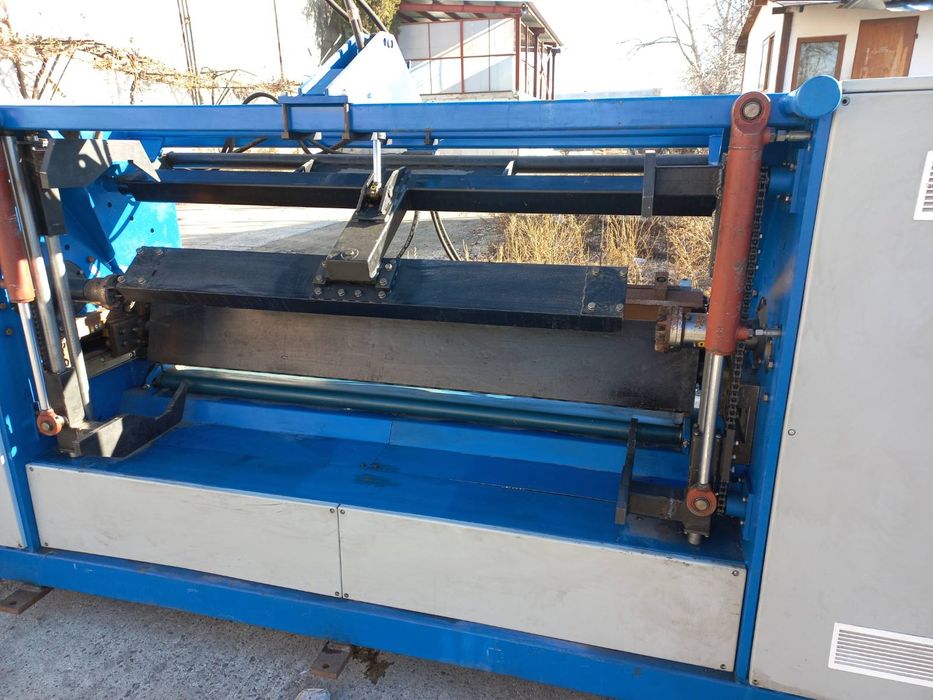 Нова машина за развиване на фурнир Украинска