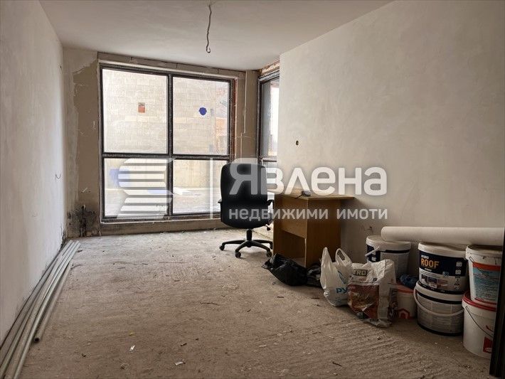 Продава се Двустаен апартамент в Варна, Колхозен пазар - 52 кв.м за 1597 €/кв.м - Снимка #1