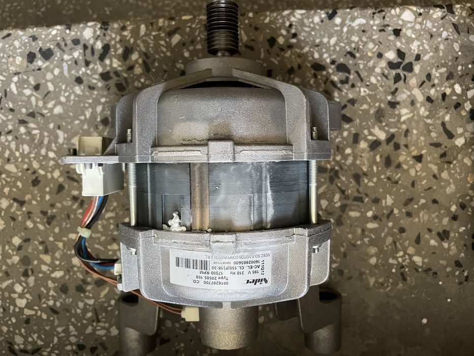 Части за Hotpoint Ariston ARMXL 129IT и за Hotpoint Ariston WML 902