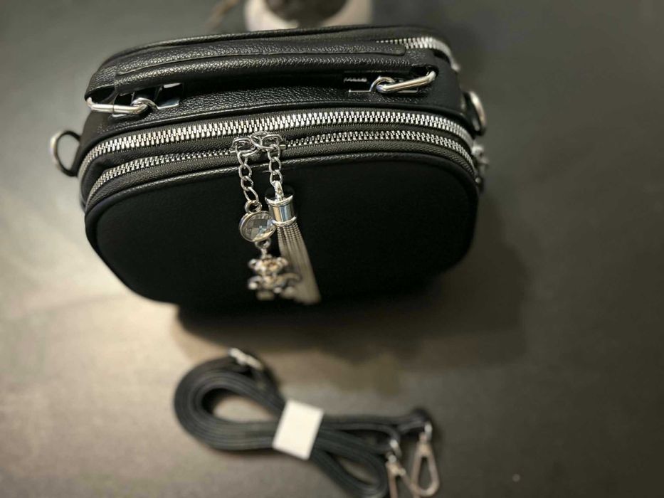 Дамска черна кожена чанта