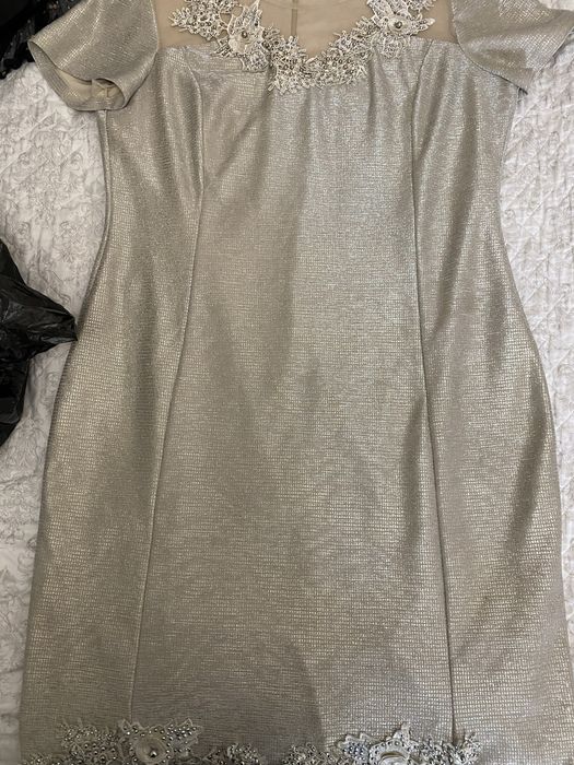 Продам платья вечерние