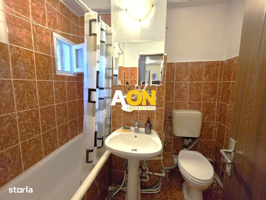 Apartament 3 camere, 2 bai, decomandat, etaj 3, Cetate, zona Stadion