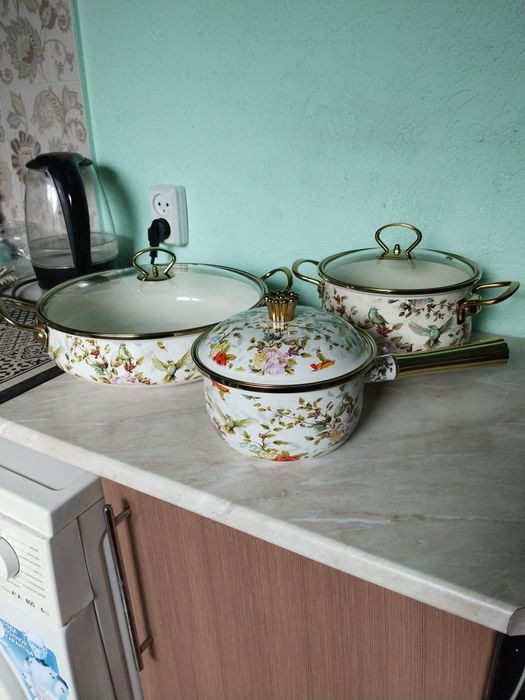Продам набор кастрюль