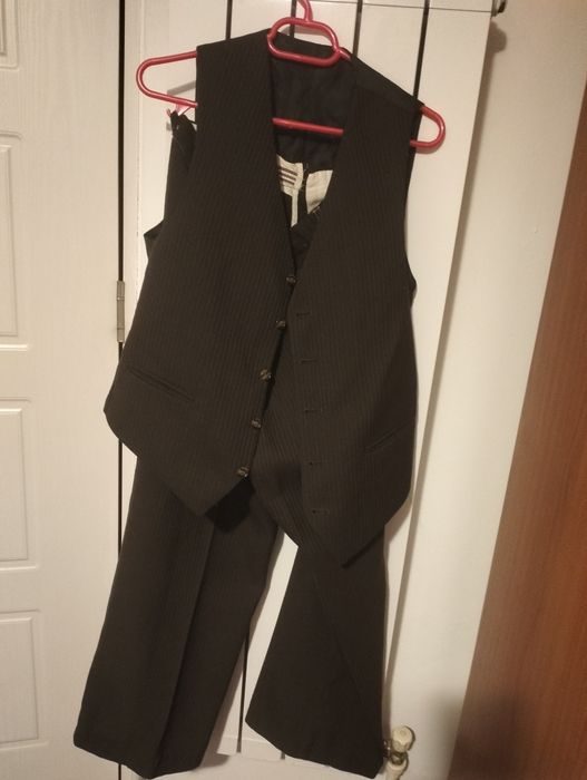 Costum trei piese și sacou