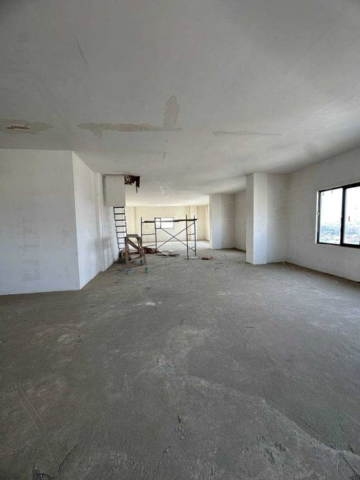 Продается помещение Паркент рынок 569м2