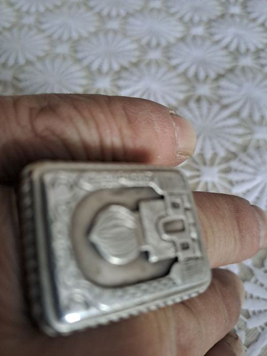 Продам серебро  печатку