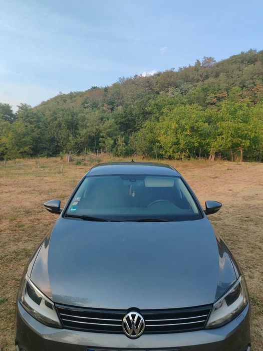 Vand Jetta 2011 , Motor 2L, stare foarte buna .