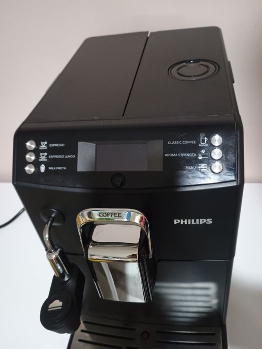 Philips HD8844 автоматична кафемашина с керамична мелачка