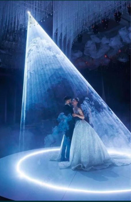 PROMOTIE!! Laser  dansul mirilor 12W RGB cu aplicatie Bluetooth