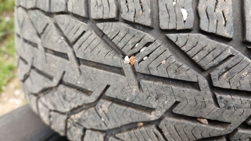 Jante tabla R16 și Cauciucuri M-S Dacia Duster