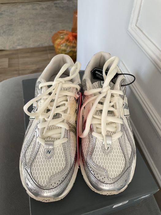 продаю кроссовки NEW BALANCE