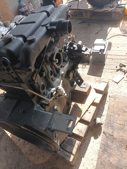 Продавам отремонтирани двигатели "Перкинс" Д3900 за мотокар!