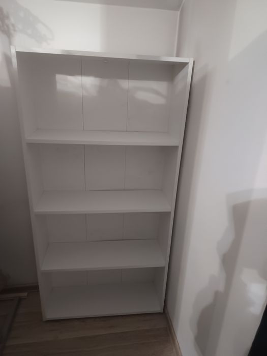 Mobilier magazin cu polițe