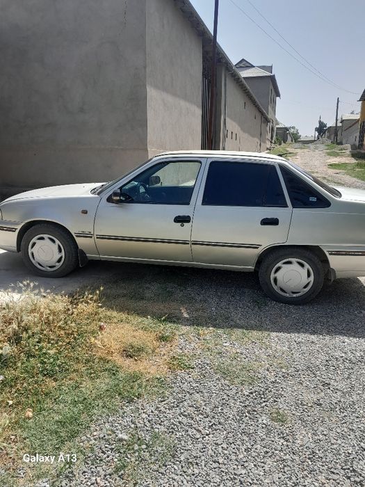 Мошина сотилади нексия