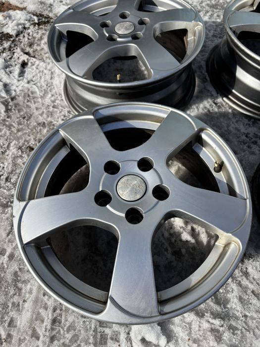 Продам комплект дисков R16