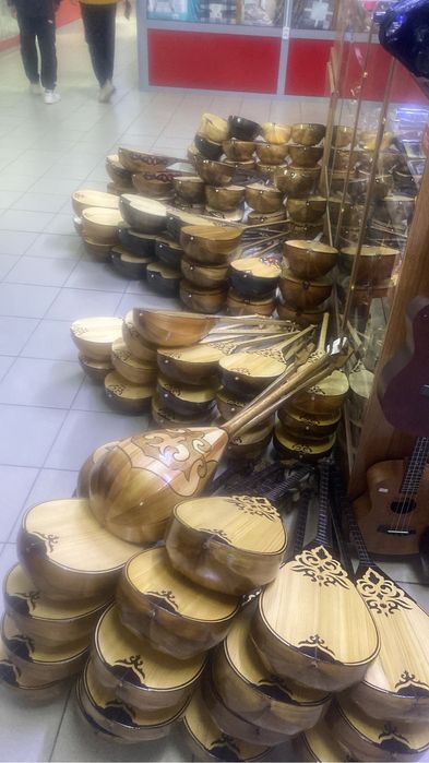 Домбры от 7500 тг