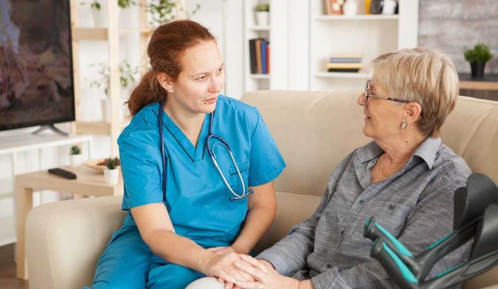 Ingrijire batrani Galati