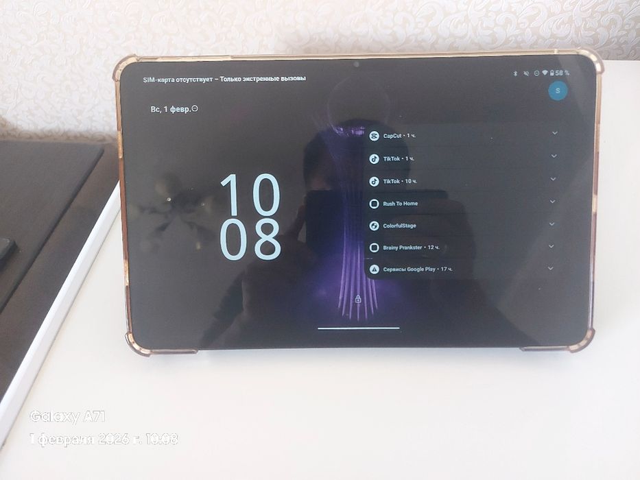 Планшет и телефон