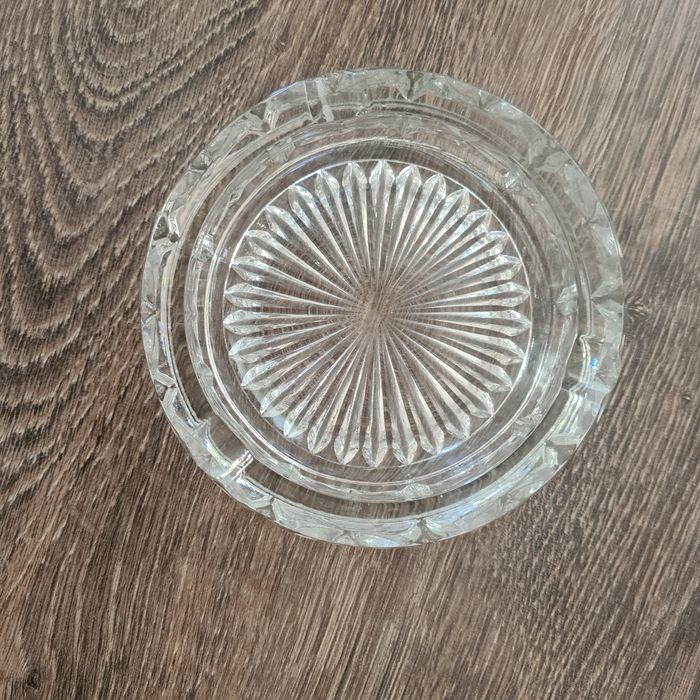 Кристален пепелник