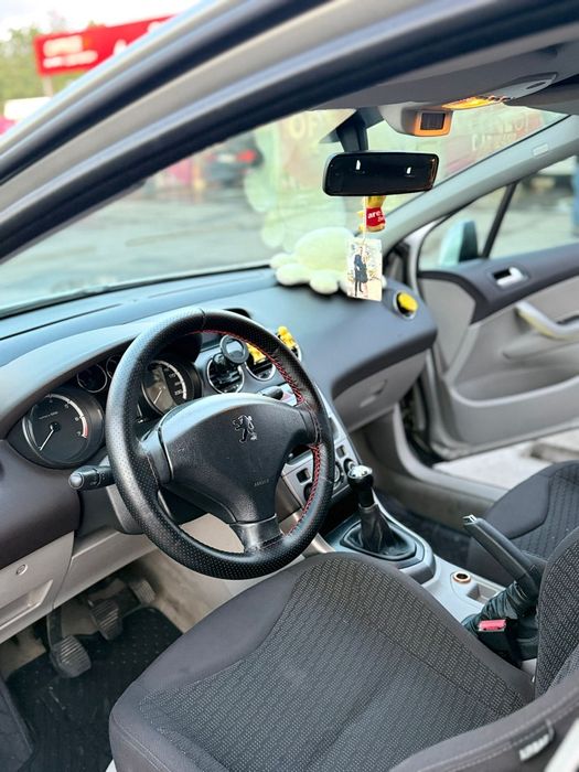 Vând Peugeot 308 benzina cu turbo