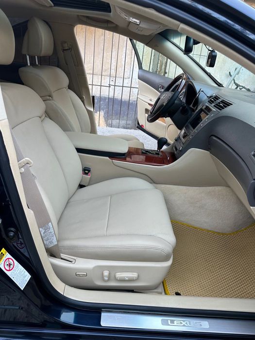 Продается Lexus Gs300