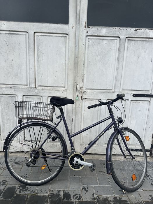 Vand doua biciclete  trekking/oraș