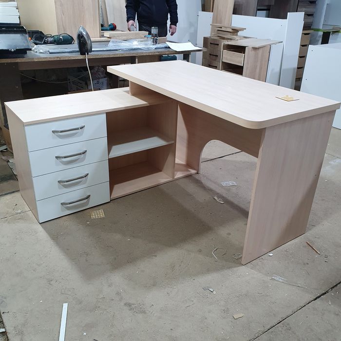 Столы  компьютерные, письменные двухтумбовые