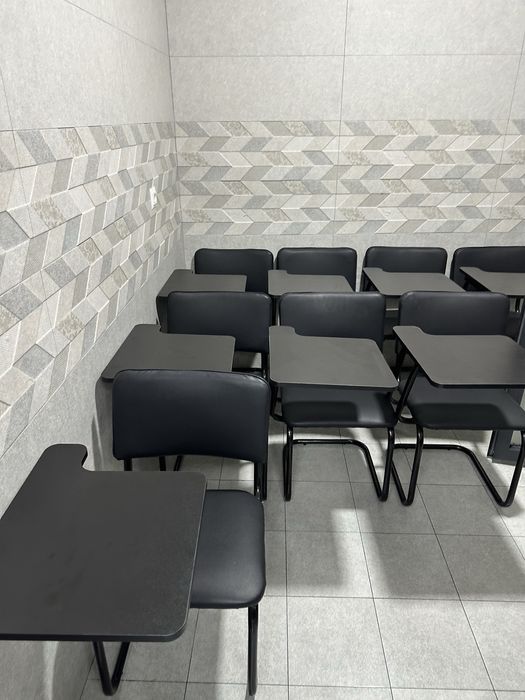 Офисные кресла-парты, почти новые