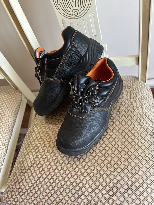 спец одежда……………