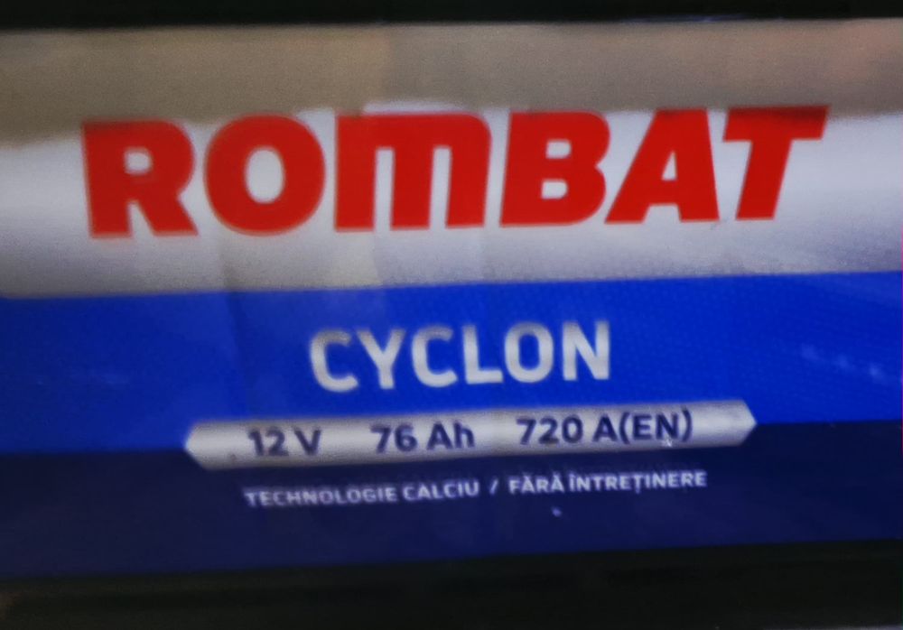 Акумулатор Rombat 12V  76Ah 720A на 77%