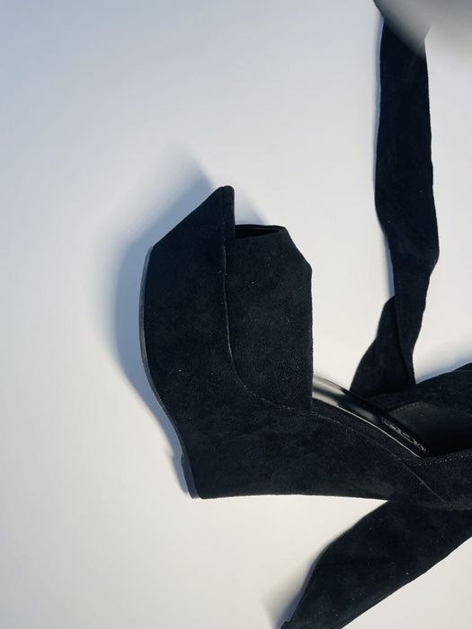 Fauxsuede high heel platform sandale