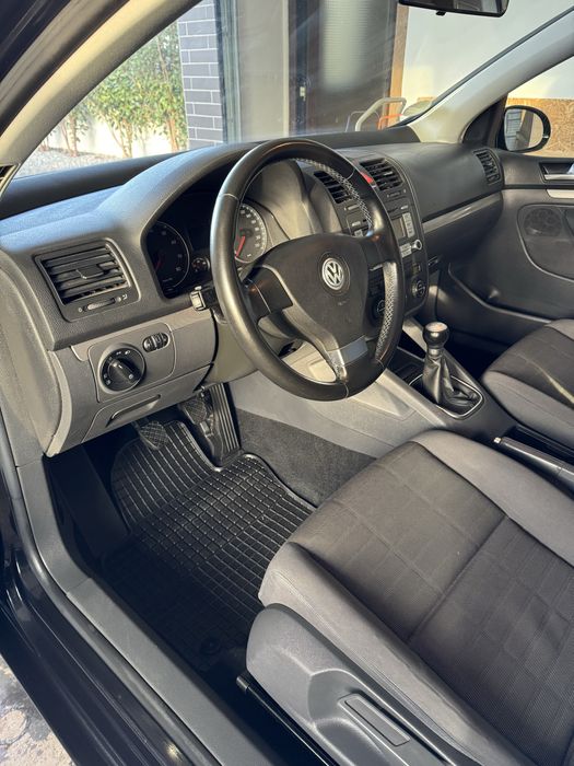 Volkswagen golf V