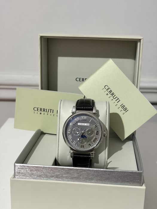 Cerruti 1881 часы