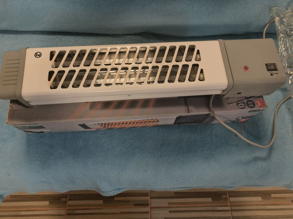 Radiator de perete, cu cuarț pentru baie