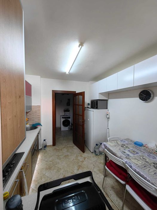 Vând apartament 3 camere