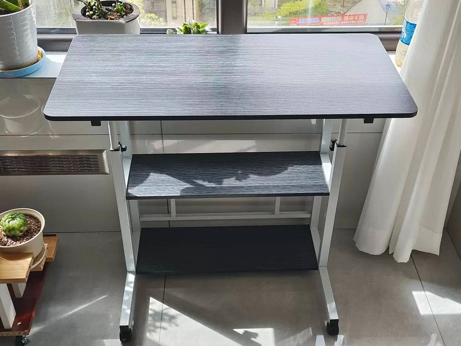 Письменгый столик, стол для ноутбука