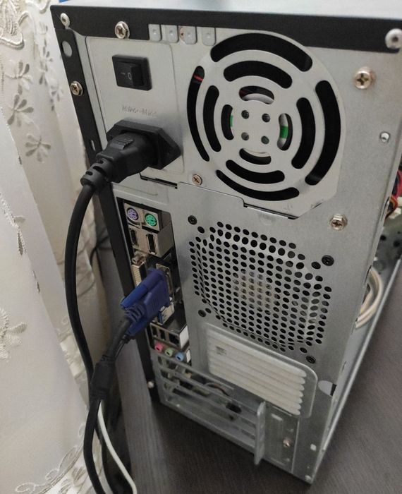 Компютър Intel i3 4130 9GB ddr3 1TB hdd Asus b85m-е