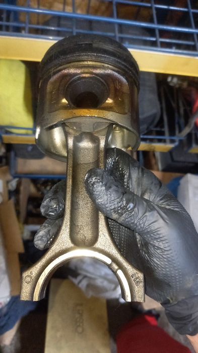 Pistoane piston cu biela BMW 2.0d N47 143 cp 177 184 CP e90 e60 f10