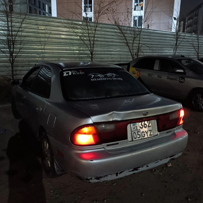 Мазда 323 на ходу