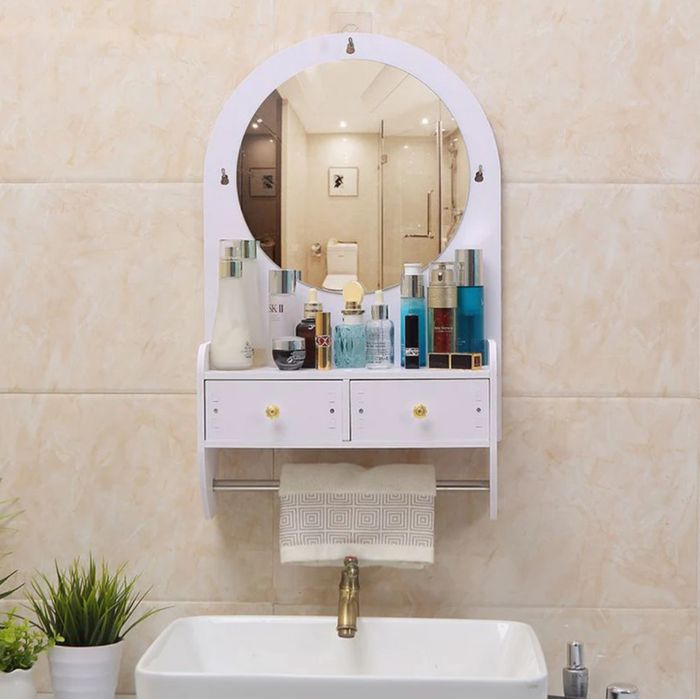 ОГЛЕДАЛО за грим и принадлежности