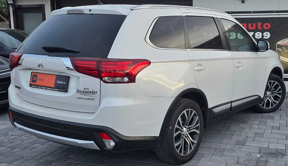 Mitsubishi Outlander 2016 2.2 Diesel 4x4 7 locuri Euro 6 Posibilitate rate Transport gratuit