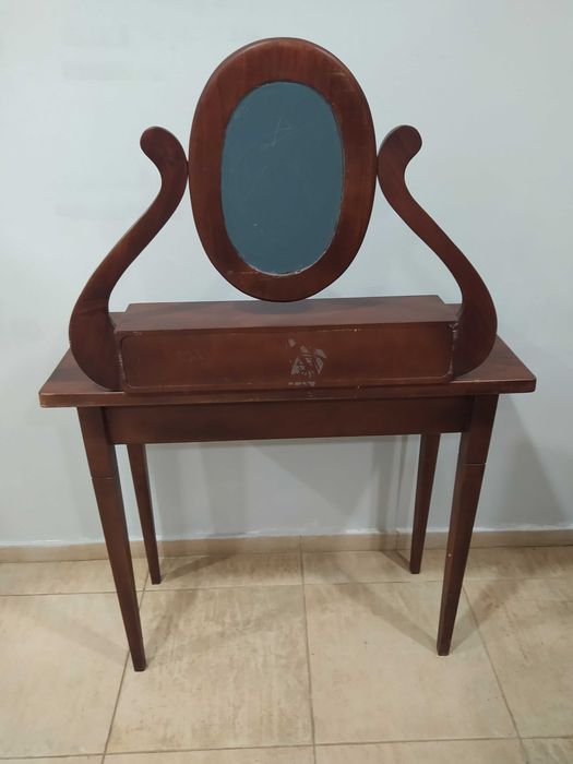 Тоалетка маса и огледало с шкафчета - 12 бр налични