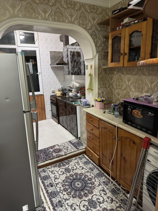 3 xonali uy sotiladi mebellari bilan