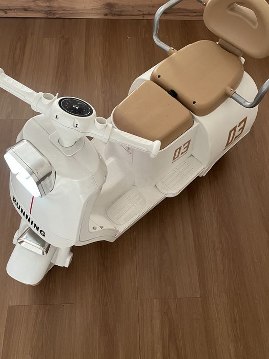 Продам детскую электро мото машинку