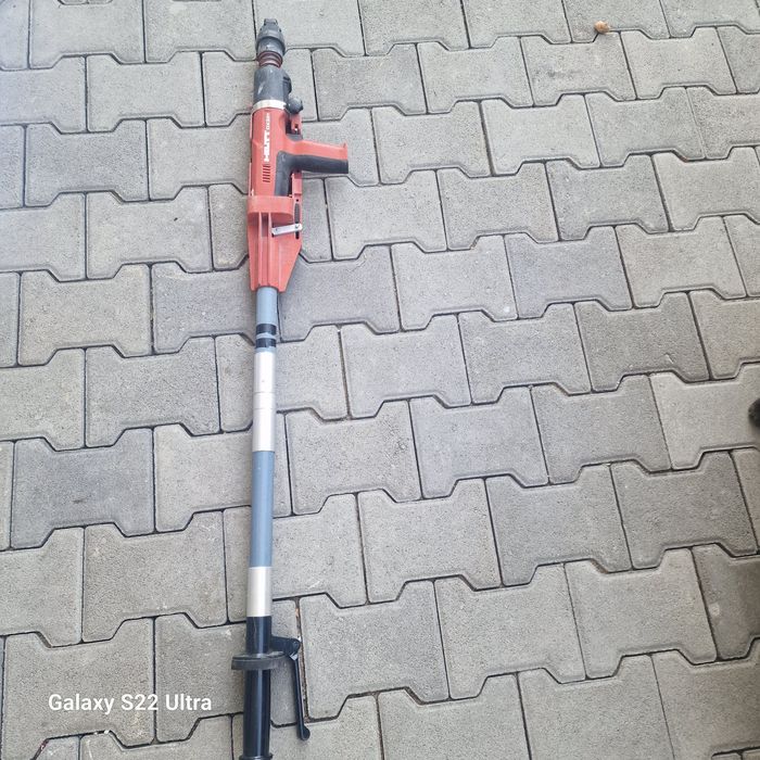 Dispozitiv de plantat cuie hilti