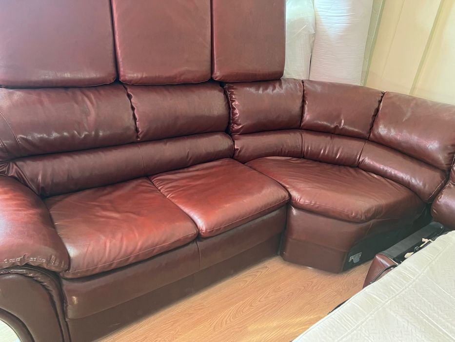 Кожен диван Много запазен цената е до 20.09