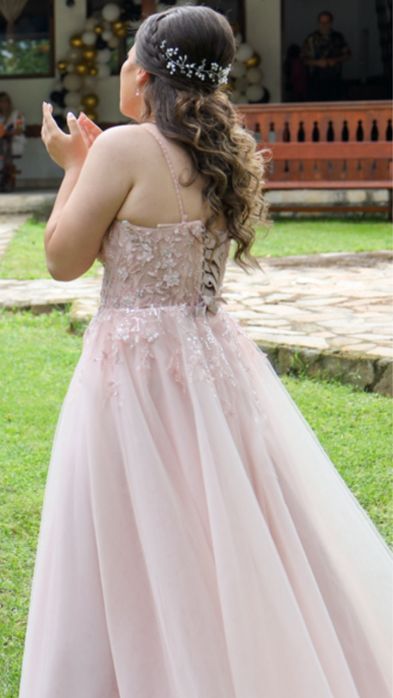 Бална рокля от “Моделисимо” ООД